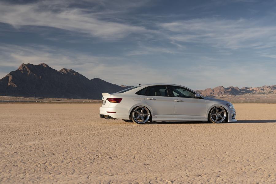  Volkswagen Jetta S by Jamie Orr 2018 года  (фото 18 из 22)